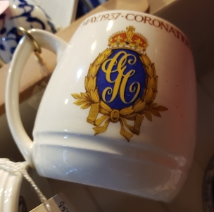 Mug commemorating the May 1937 coronation of King George VI and Queen Elizabeth